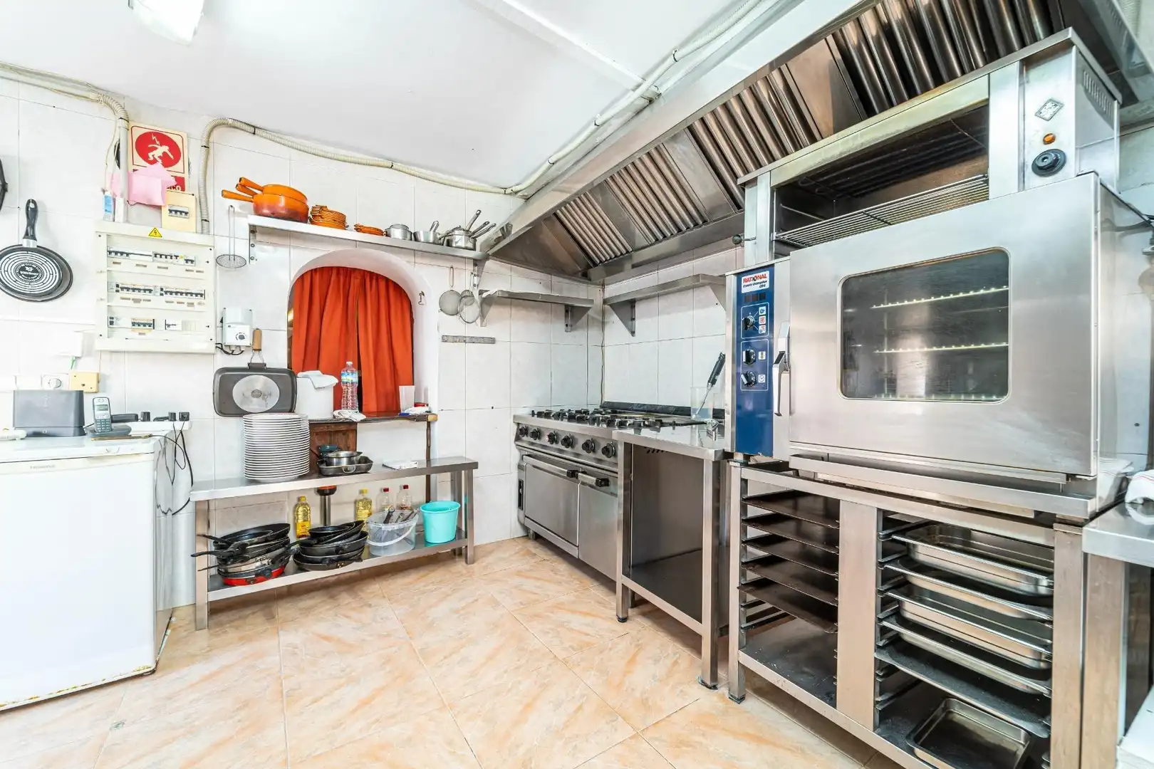 Cocina de Local en venta en Capdepera con Calefacción, Terraza y Amueblado
