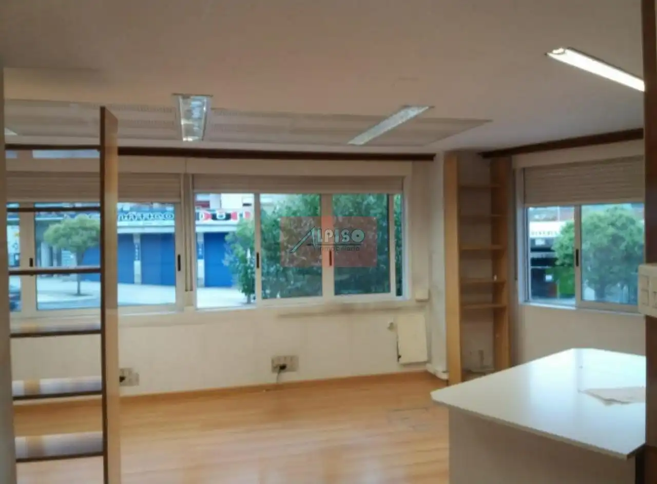 Bureau avec ascenseur à louer à A Ponte, imagen 13