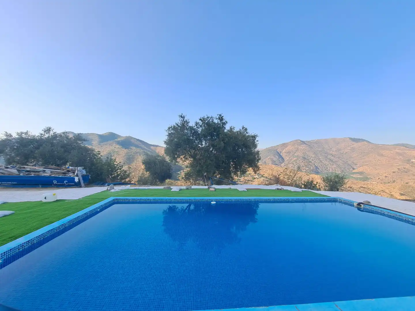 Piscina de Casa o xalet en venda en Málaga amb Moblat