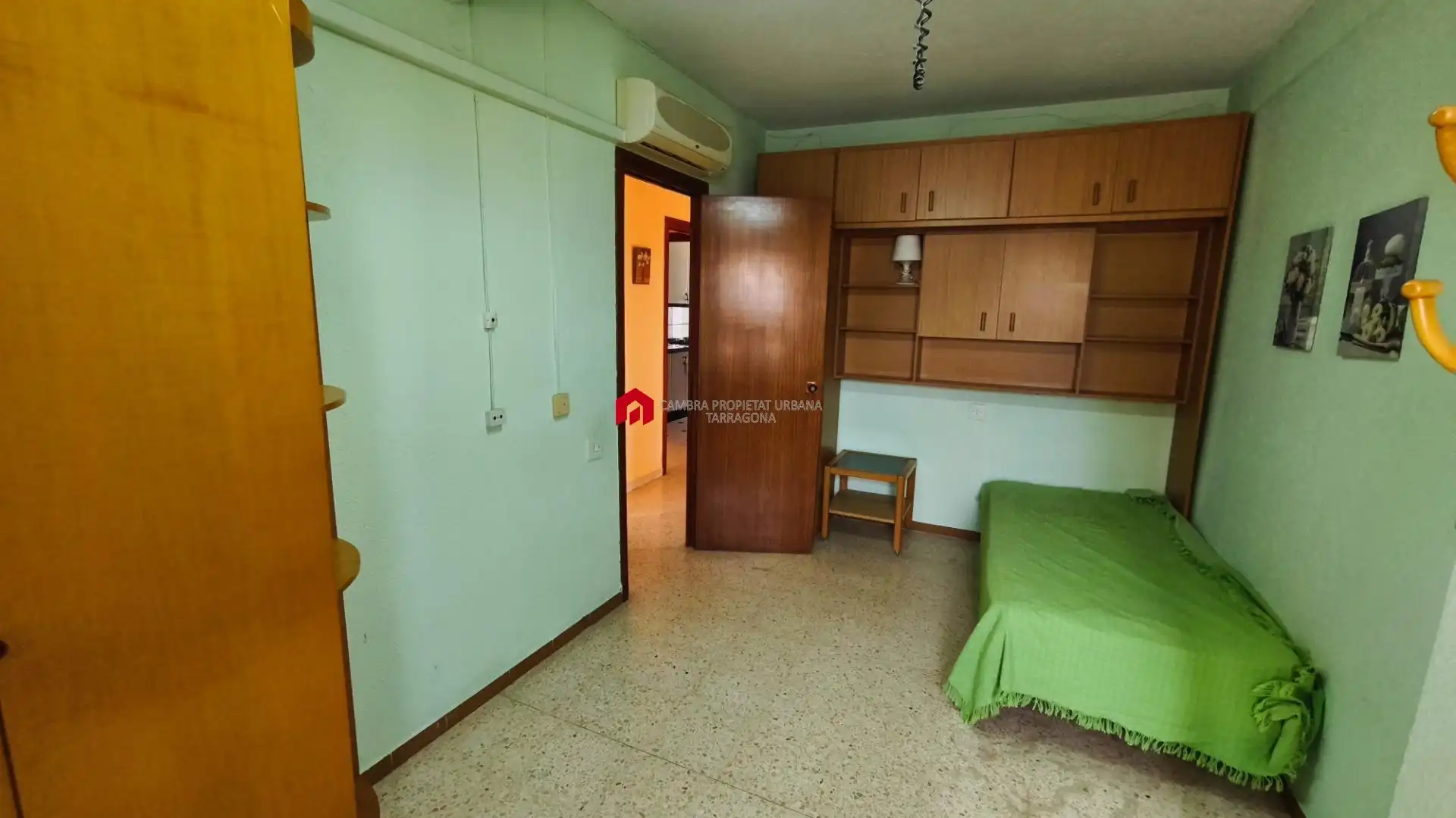 Schlafzimmer von Dachboden zum Verkauf in Tortosa mit Klimaanlage, Heizung und Terrasse