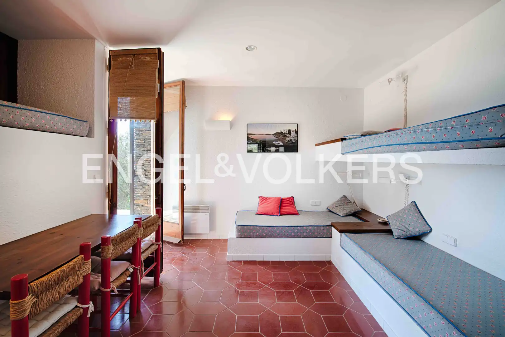 Sala d'estar de Casa o xalet en venda en Cadaqués amb Jardí privat, Terrassa i Moblat