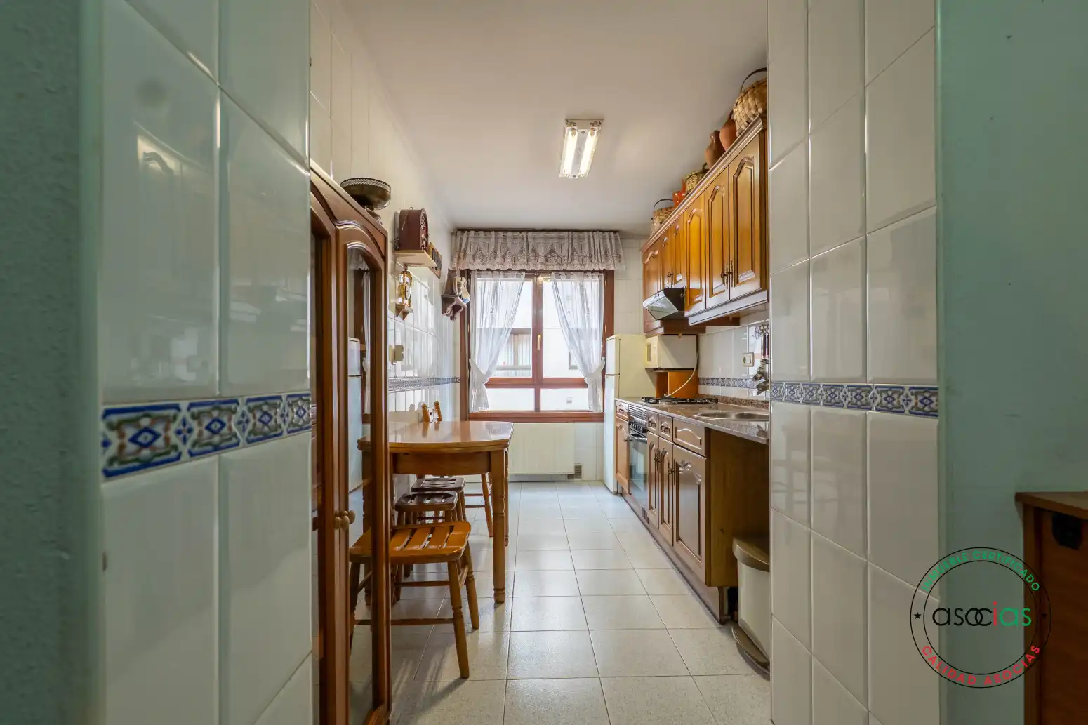 Cuina de Pis en venda en Gijón  amb Calefacció, Parquet i Traster