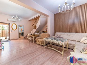 Casa con balcón en venta en San Pablo - Santa Justa