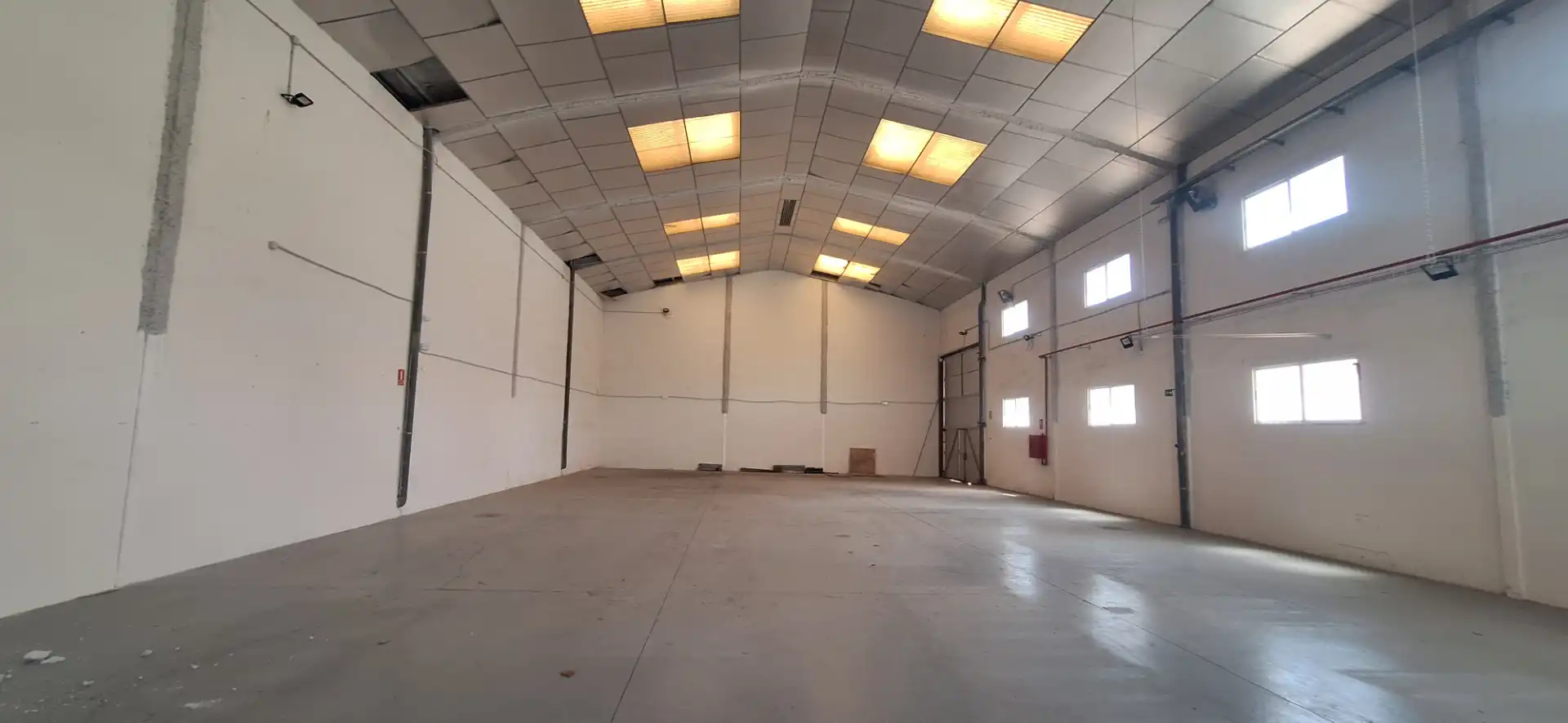 Industrial buildings for sale in Meliana