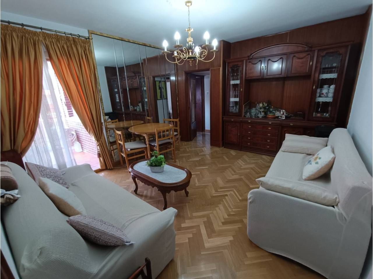 Living room of Flat to rent in Fuenlabrada  with Air Conditioner, Heating and Parquet flooring