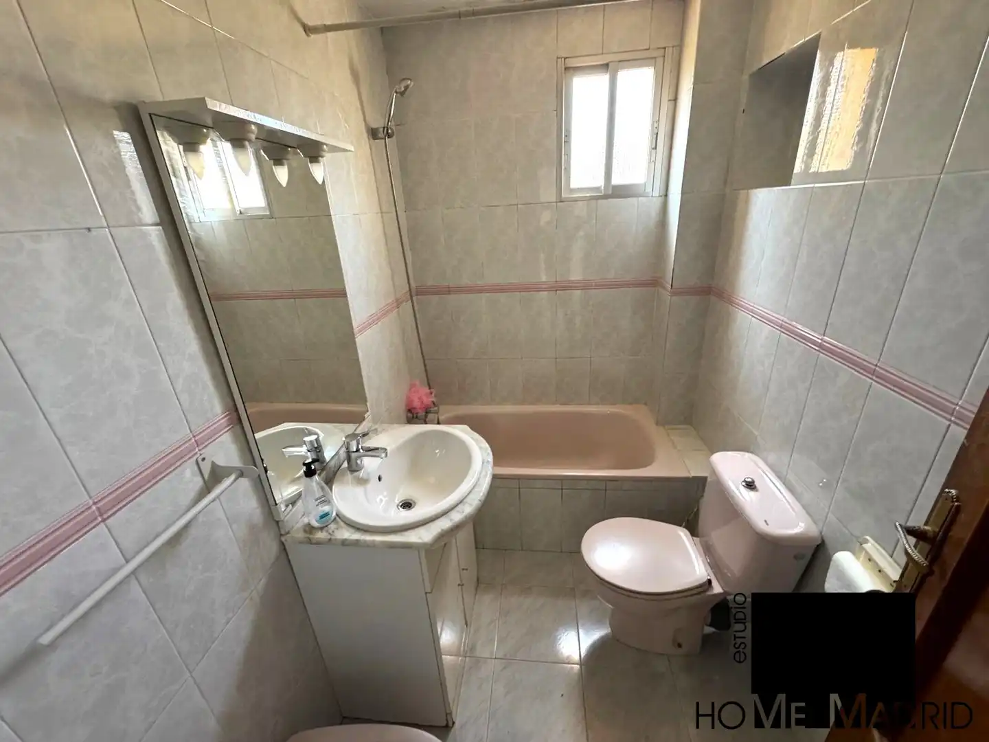 Bathroom of Flat for sale in Madrid  with Heating and Terrace