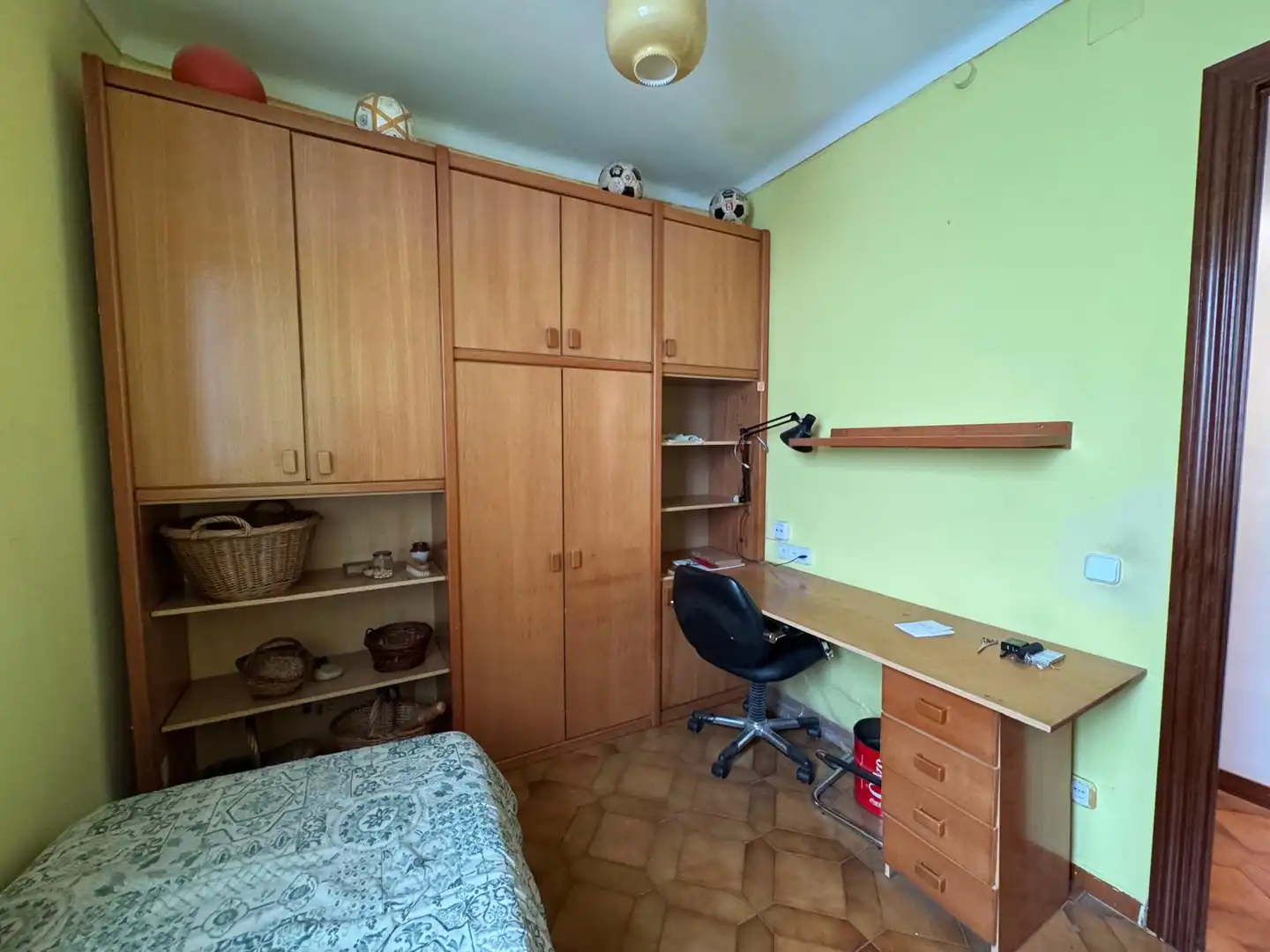 Habitación de Piso en venta en Barcelona con Parquet, Amueblado y Horno