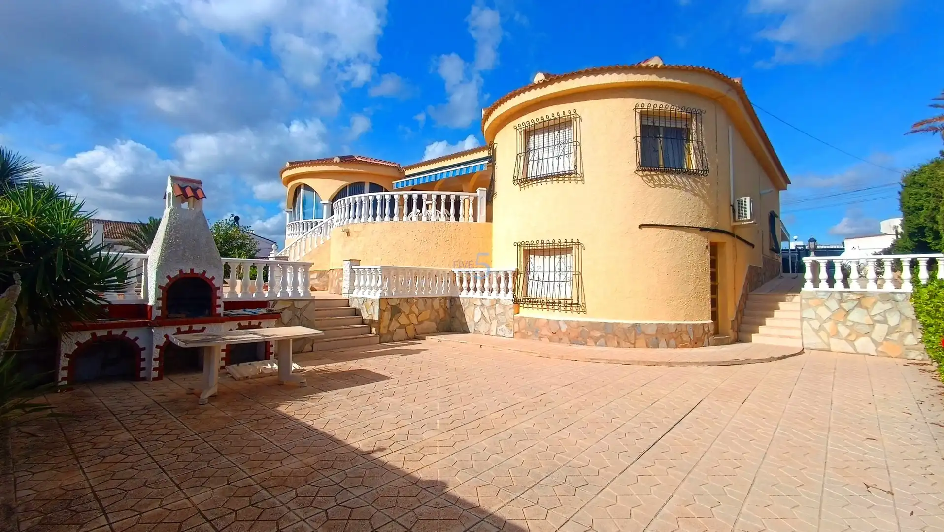Casa con piscina en venta en Avenida Costa Blanca, imagen 2