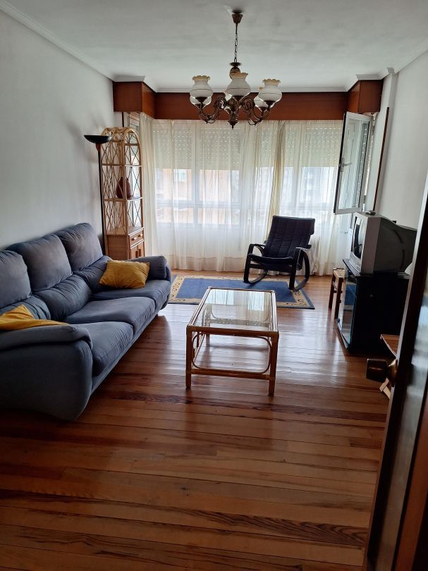 Sala d'estar de Pis en venda en Abadiño  amb Calefacció, Traster i Balcó