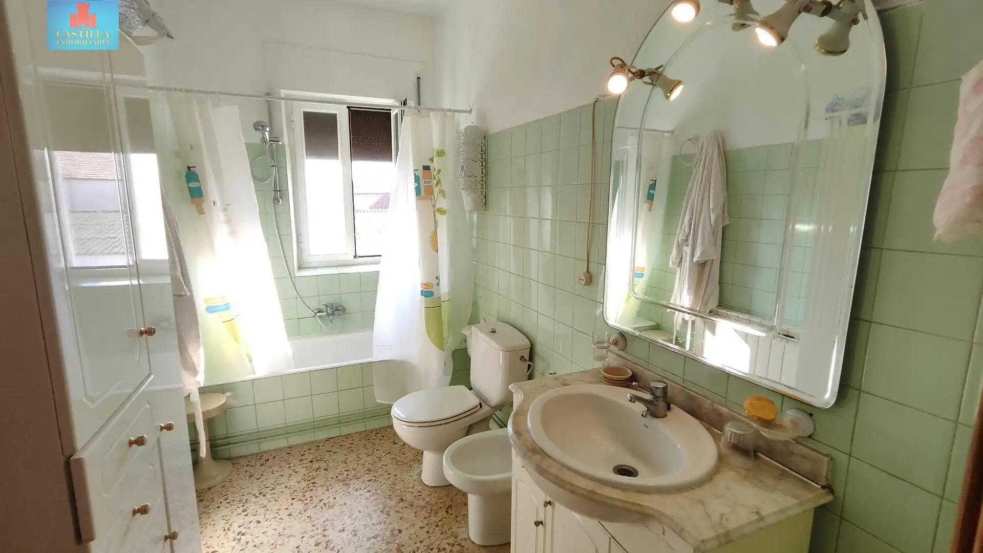 Bany de Casa o xalet en venda en Bercial de Zapardiel amb Calefacció, Terrassa i Traster