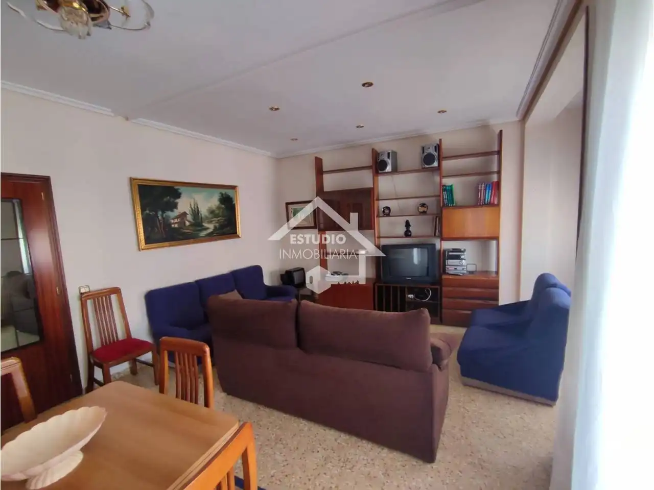 Sala d'estar de Pis de lloguer en  Logroño amb Calefacció, Moblat i Balcó