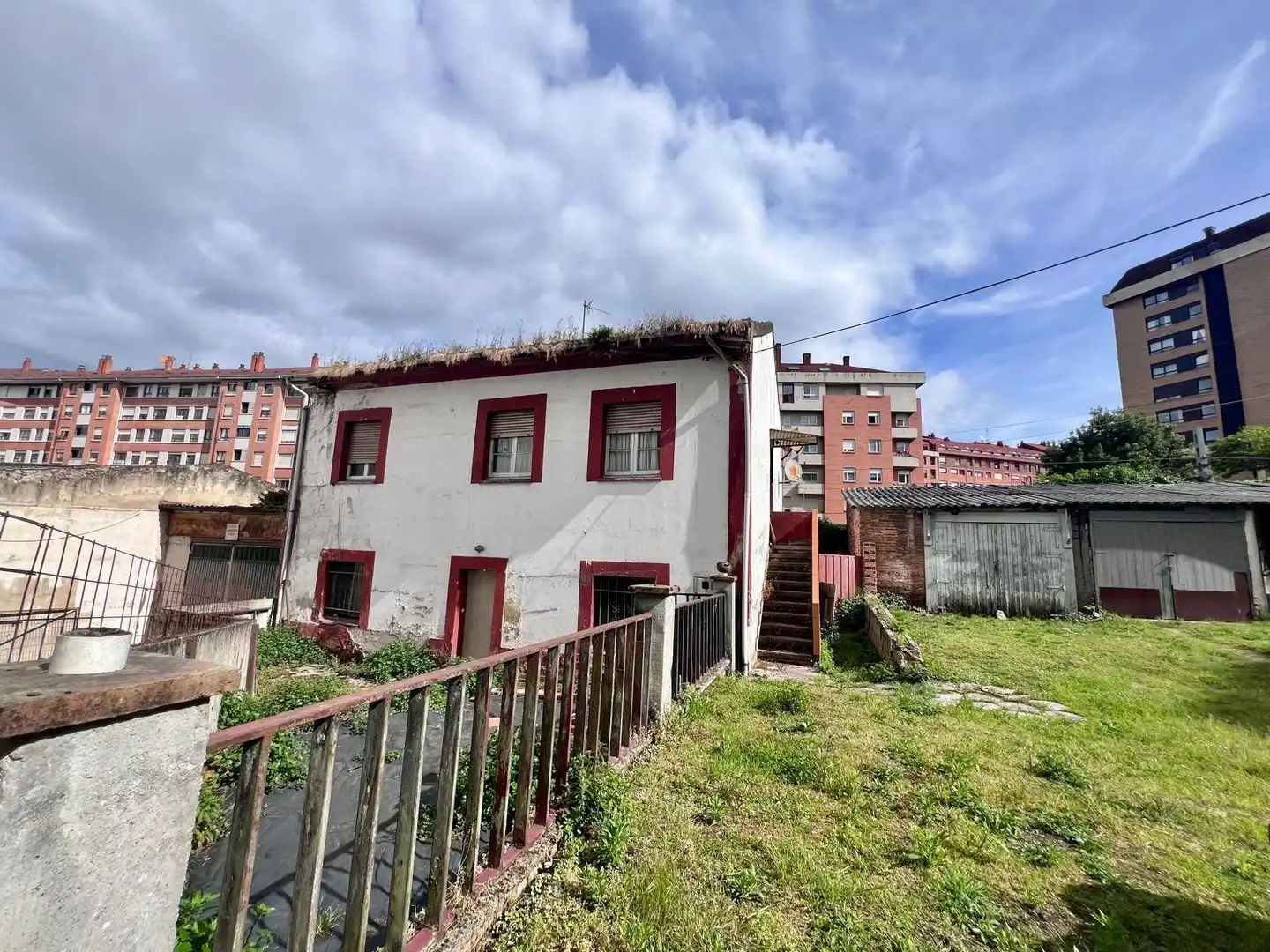 Vista exterior de Casa o chalet en venta en Oviedo 