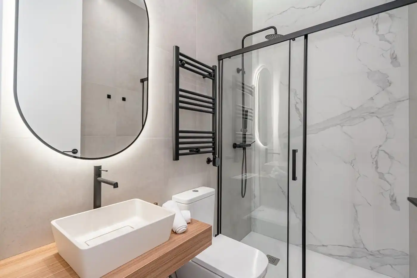 Badezimmer von Wohnung zum Verkauf in Madrid mit Klimaanlage und Heizung