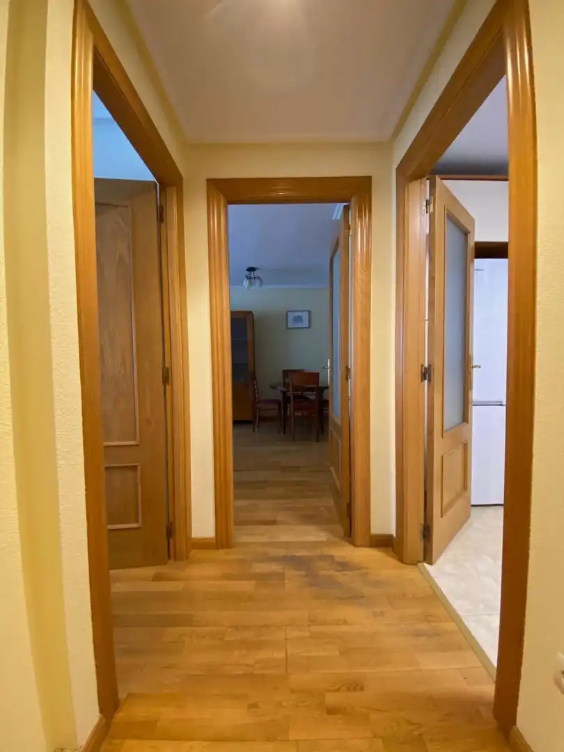 Apartament de lloguer a Calle Lancia, San Claudio - La Chantría