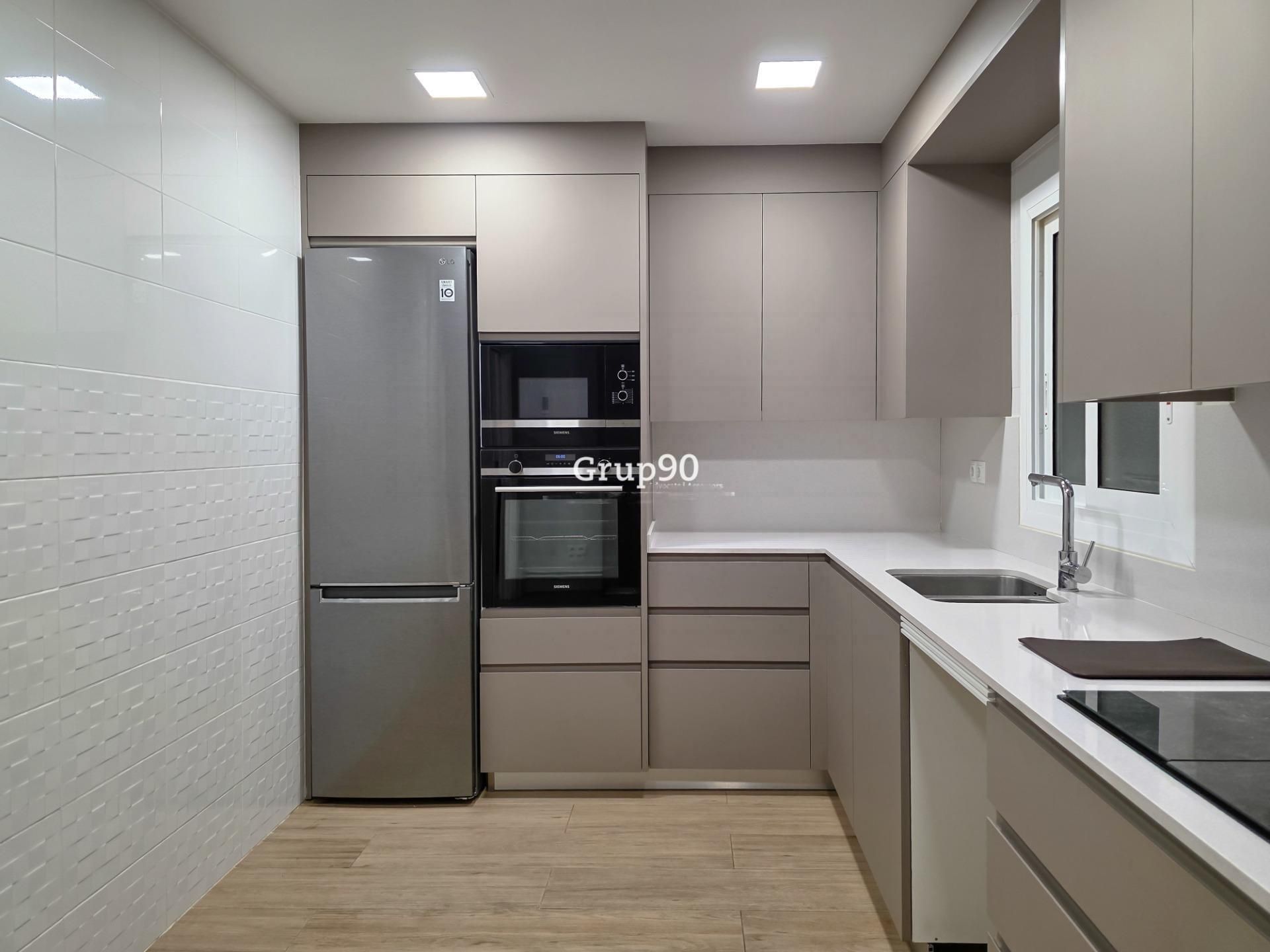 Kitchen of Flat for sale in  Lleida Capital  with Air Conditioner, Heating and Balcony