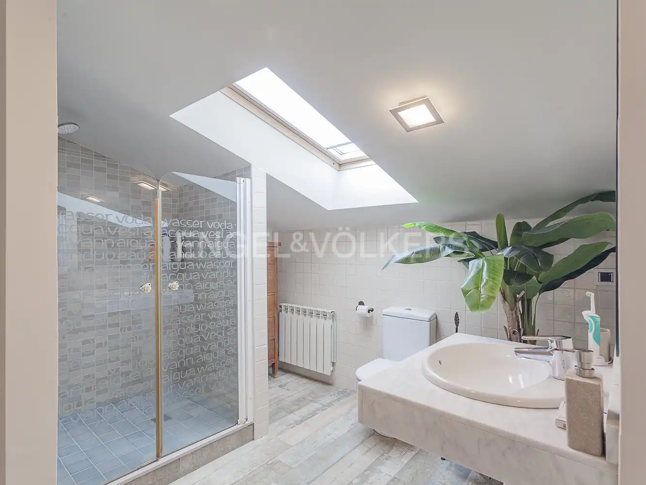 Baño de Piso en venta en Sabadell con Aire acondicionado, Calefacción y Jardín privado