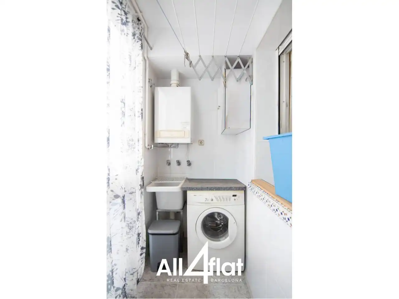 Badezimmer von Wohnung zum Verkauf in Viladecans mit Klimaanlage, Heizung und Balkon
