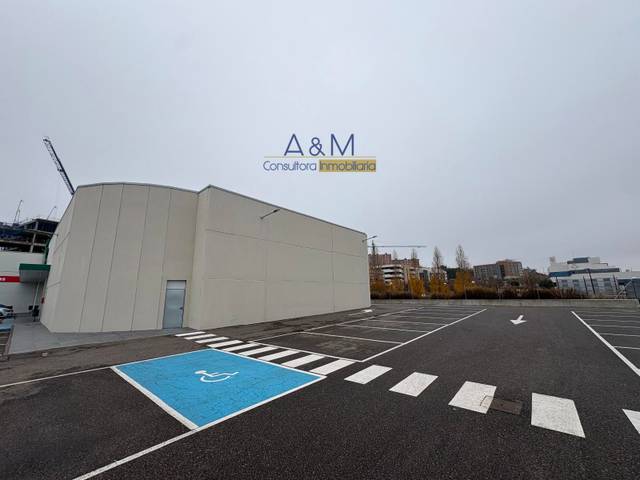 Local comercial en Alquiler en Avenida Salamanca en Parquesol