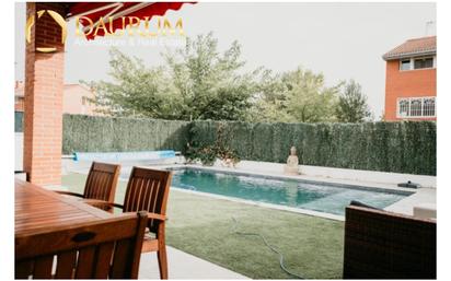 Garden of Single-family semi-detached for sale in Paracuellos de Jarama  with Air Conditioner, Terrace and Swimming Pool