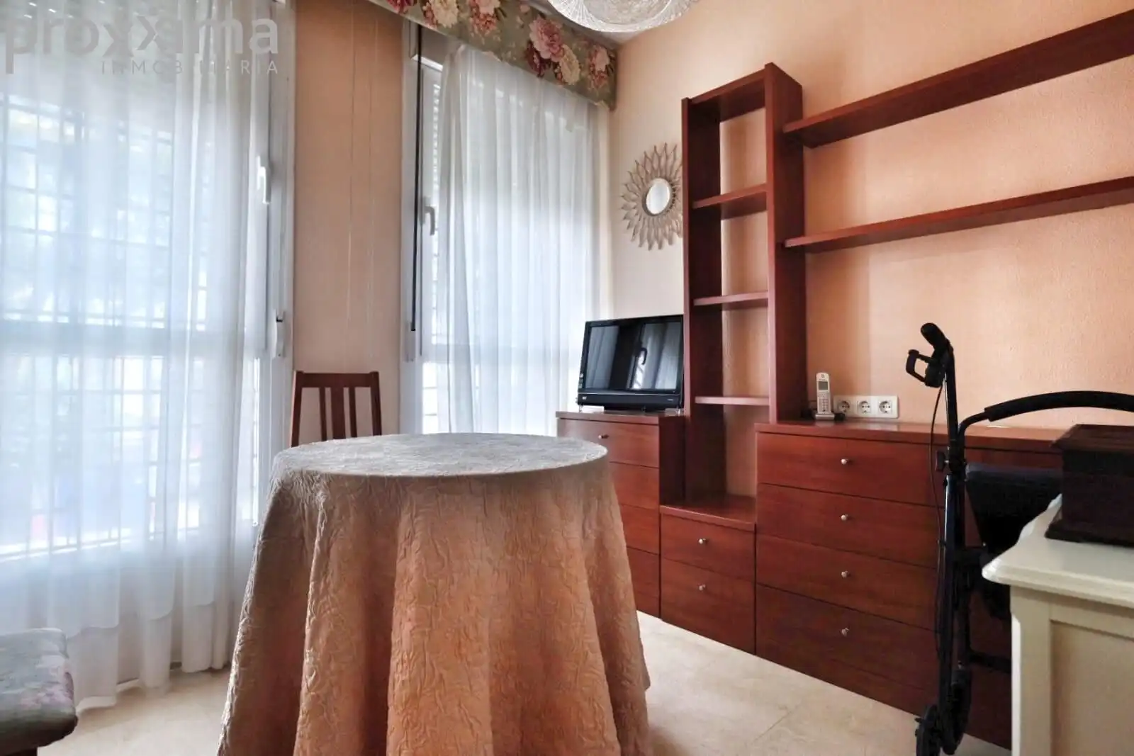 Habitación de Piso en venta en Sevilla con Aire acondicionado, Trastero y Piscina comunitaria