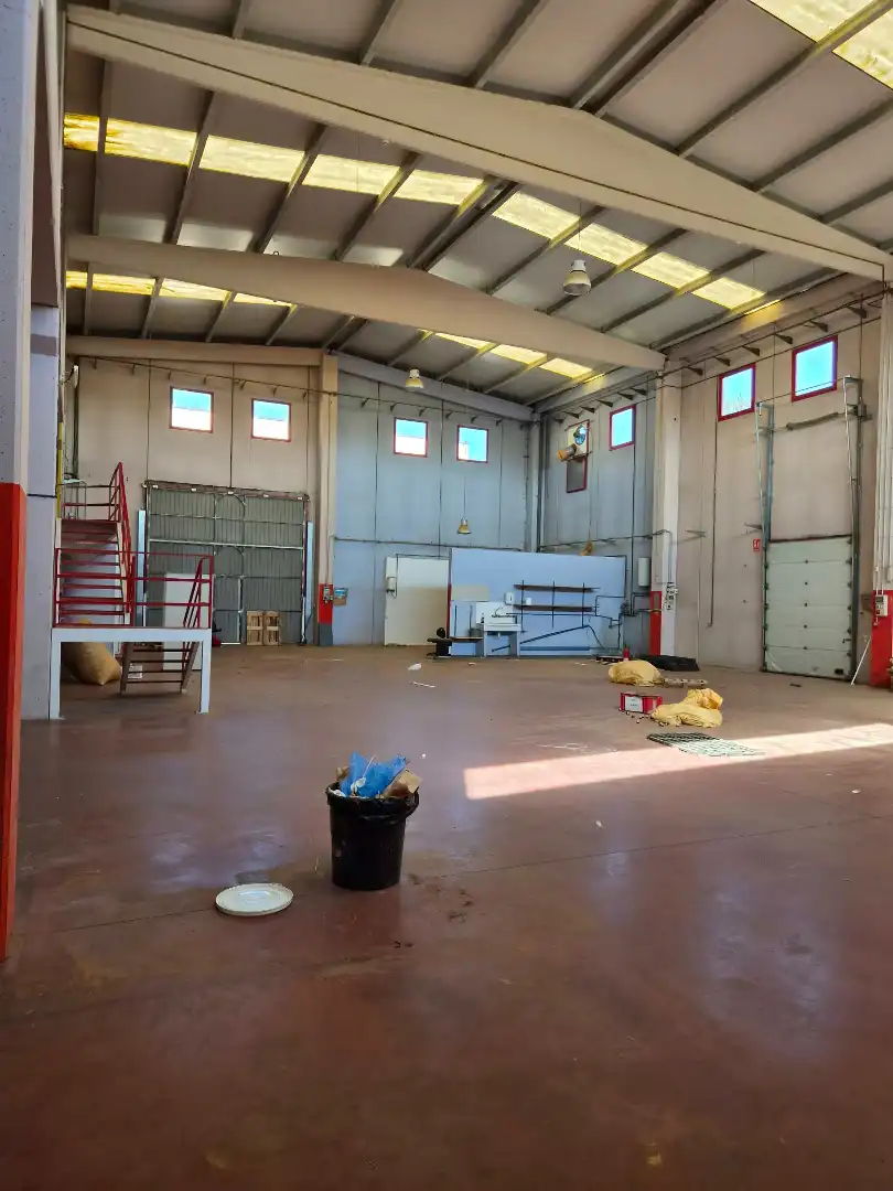 Industrial building to rent in Carrer de la Garrotxa, imagen 2