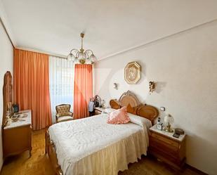 Bedroom of Planta baja for sale in  Madrid Capital  with Air Conditioner, Heating and Parquet flooring