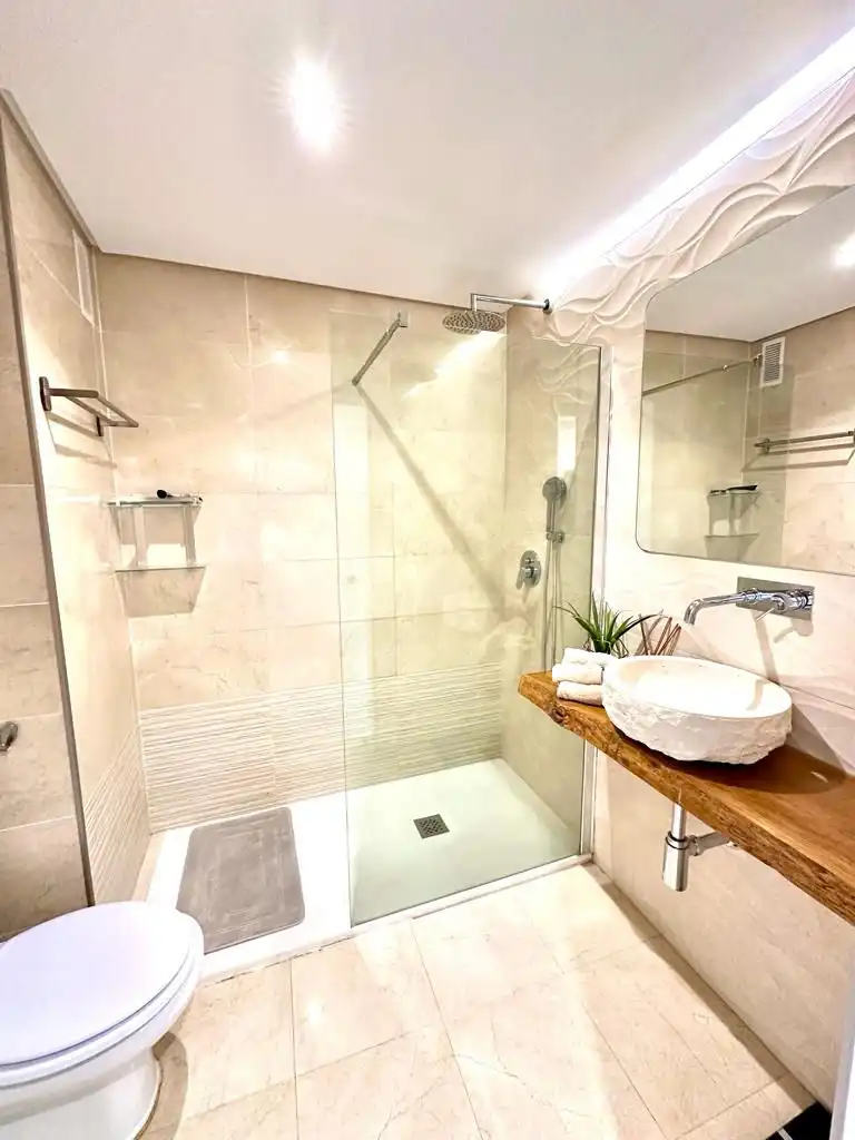 Baño de Apartamento de alquiler en Marbella con Piscina comunitaria