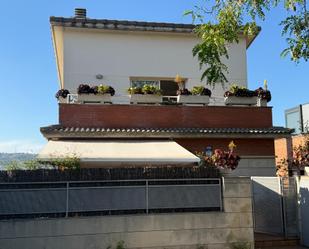 Exterior view of House or chalet for sale in  Barcelona Capital  with Air Conditioner, Heating and Terrace