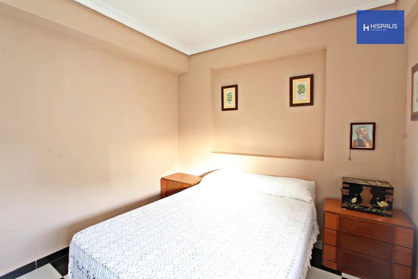 Bedroom of Flat for sale in Sevilla  with Air Conditioner