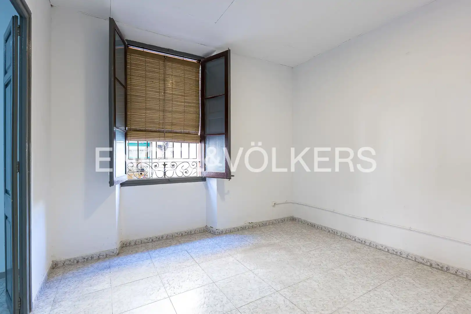 Außenansicht von Einfamilien-Reihenhaus zum Verkauf in Tarragona mit Klimaanlage, Heizung und Balkon
