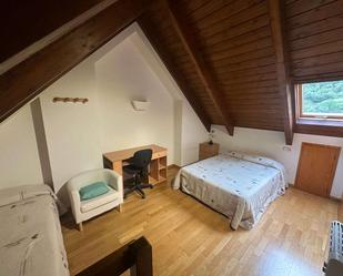 Schlafzimmer von Dachboden miete in Canfranc mit Möbliert