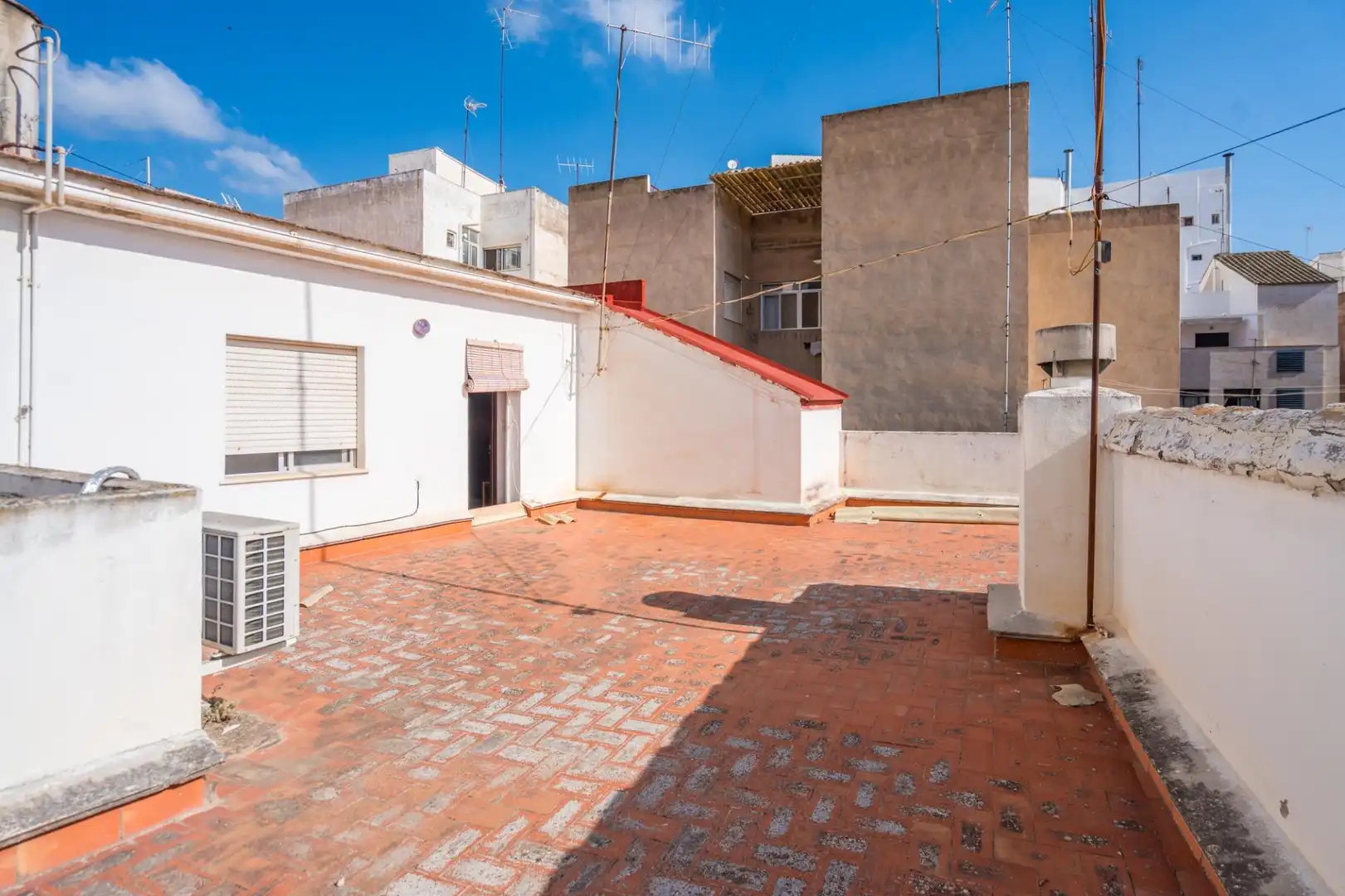 Vista exterior de Casa adosada en venta en Sagunto / Sagunt con Terraza