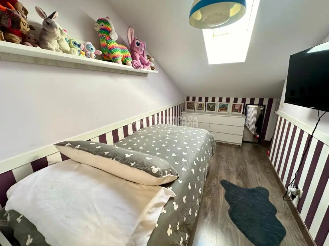 Habitación de Casa adosada en venta en Pioz con Calefacción, Jardín privado y Parquet