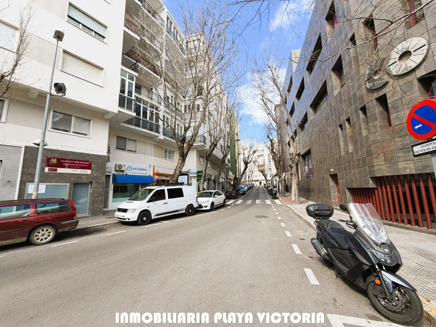 Vista exterior de Pis en venda en Cádiz amb Parquet i Terrassa