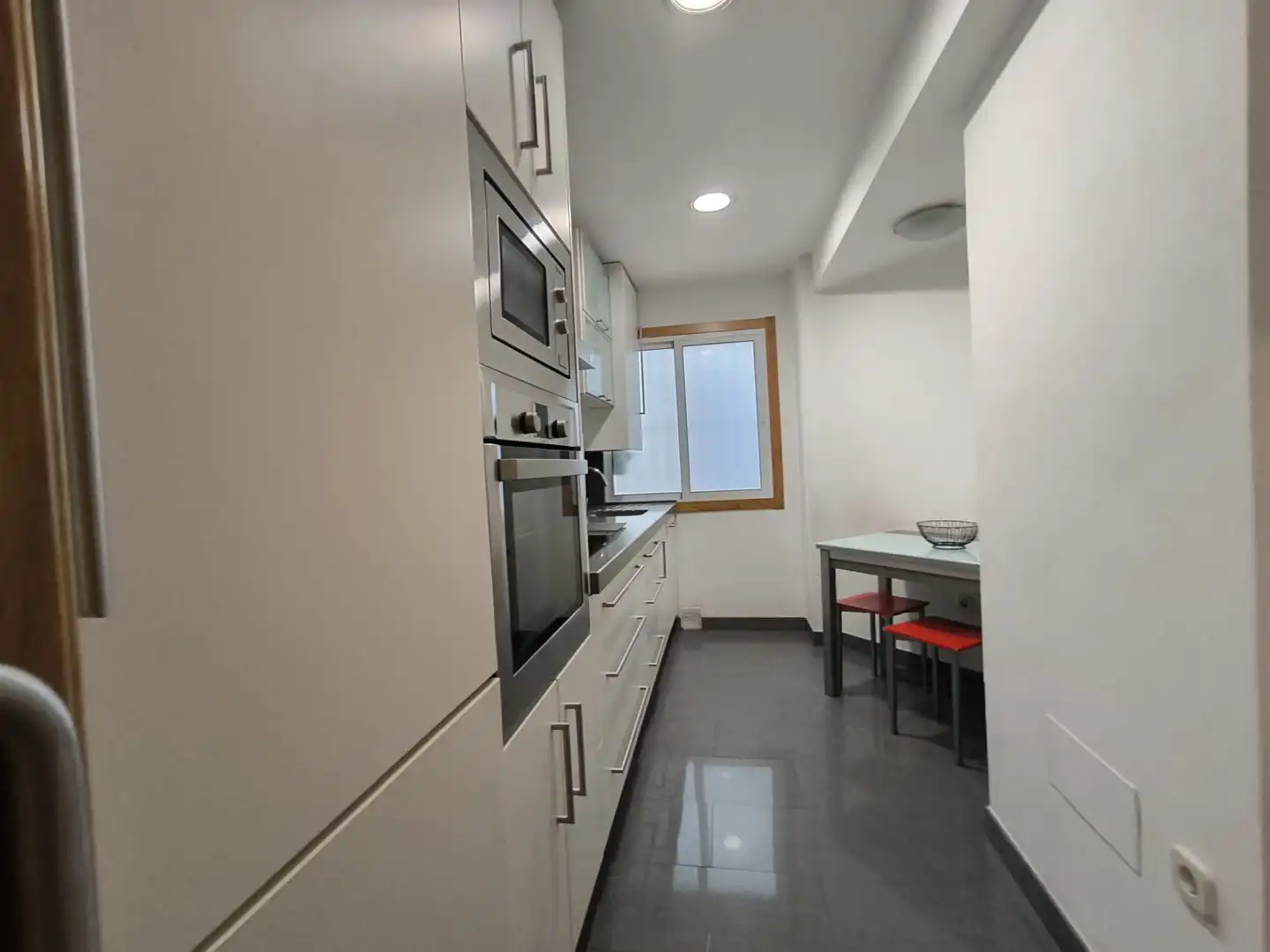 Kitchen of Flat for rent in Santiago de Compostela   with Heating, Parquet flooring and Furnished