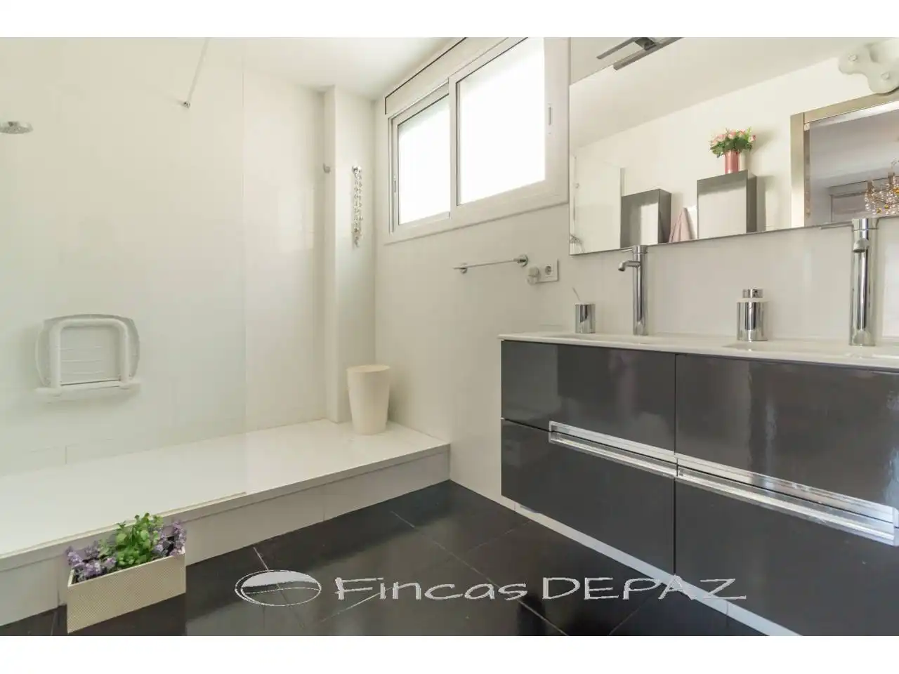 Baño de Ático en venta en Castelldefels con Calefacción y Terraza