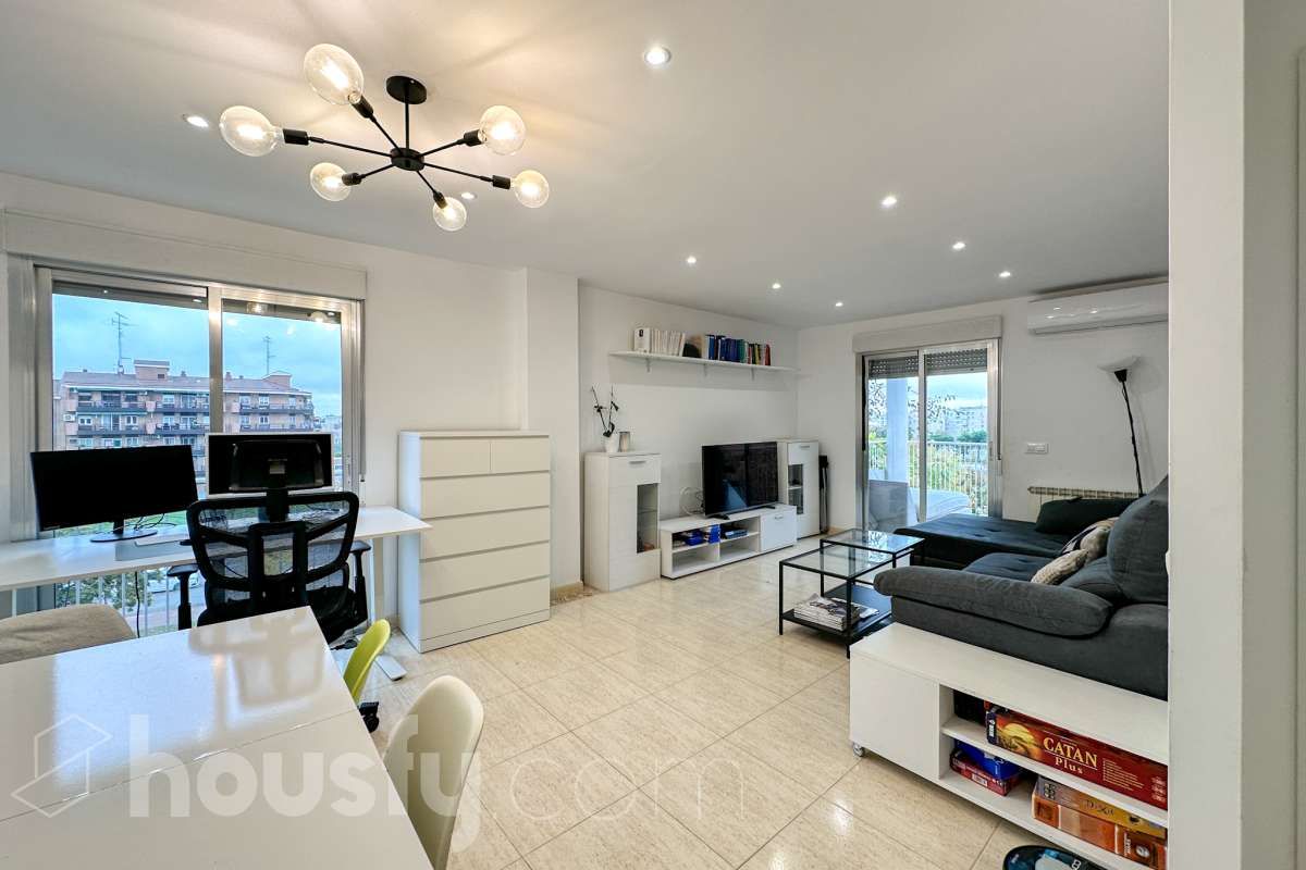 Living room of Flat for sale in  Madrid Capital  with Air Conditioner, Heating and Terrace