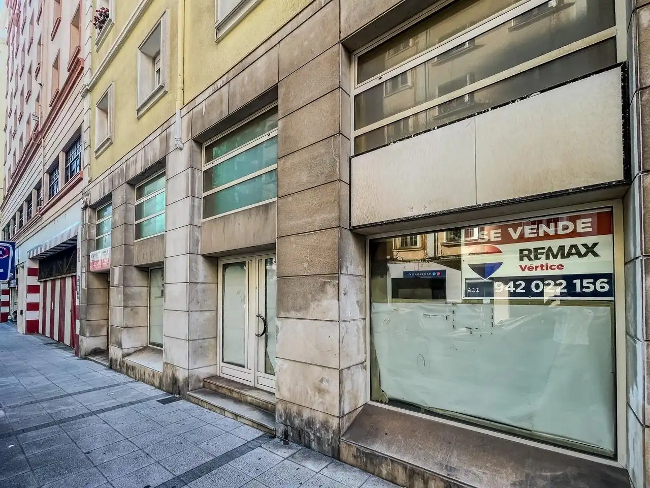 Locale commerciale in vendita a Calle de San José