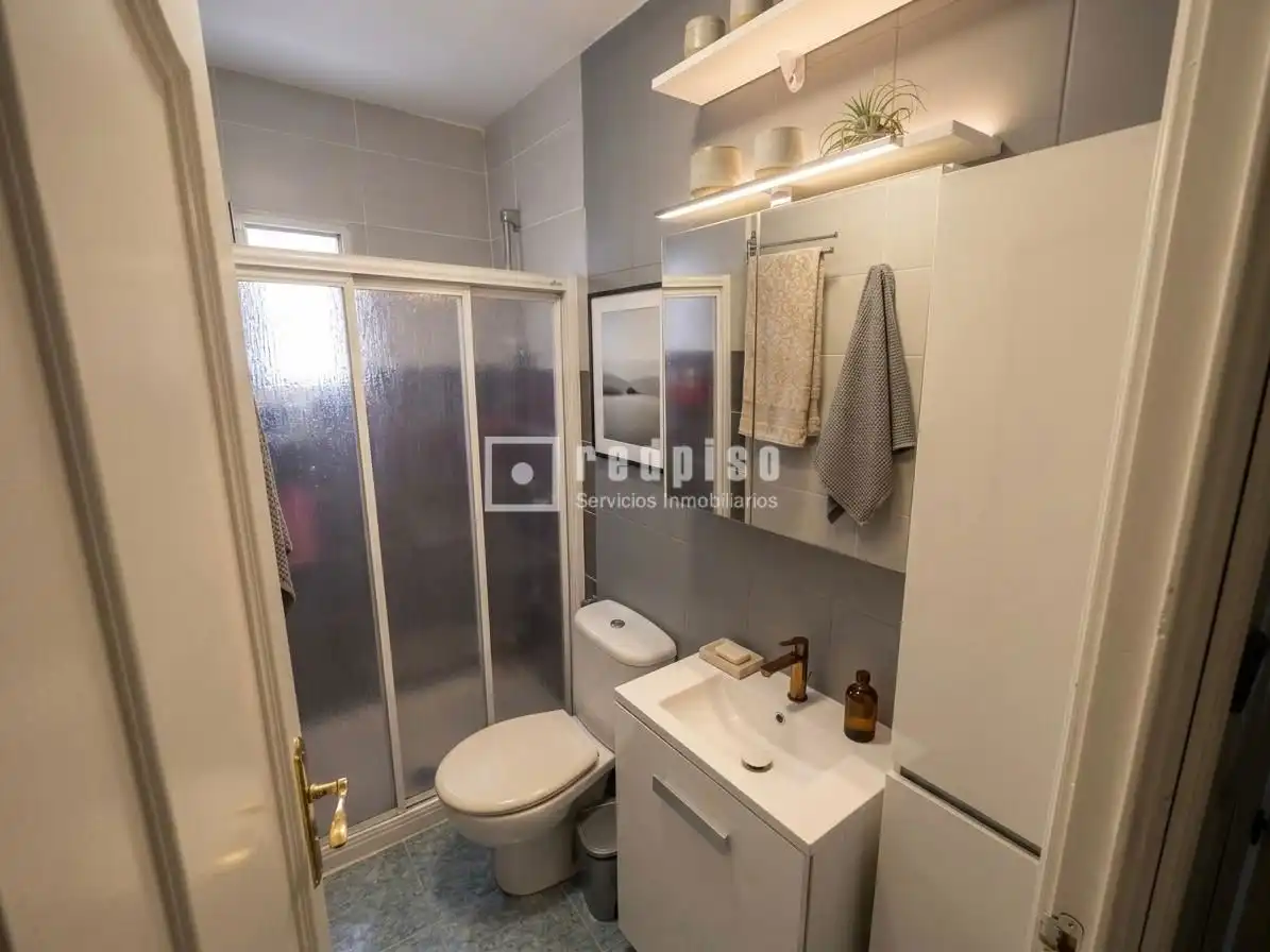 Badezimmer von Wohnung zum Verkauf in Madrid mit Heizung, Terrasse und Möbliert