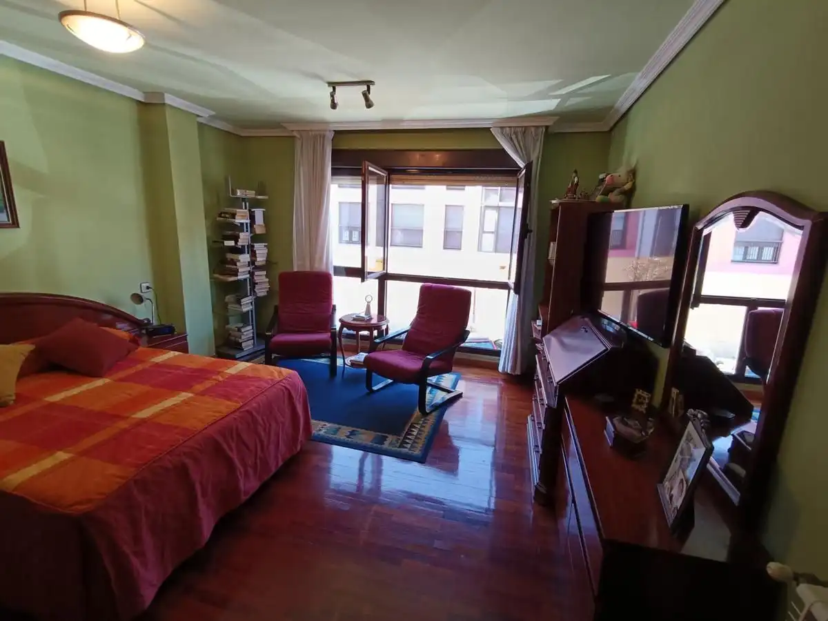 Schlafzimmer von Wohnung zum Verkauf in Llanes mit Heizung, Terrasse und Abstellraum