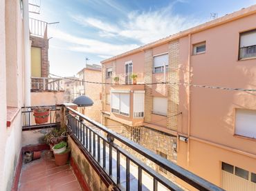 Casa rustica con balcone in vendita a Carrer S FRANCESC