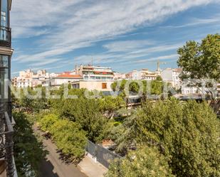 Exterior view of Apartment to rent in  Madrid Capital  with Air Conditioner and Balcony