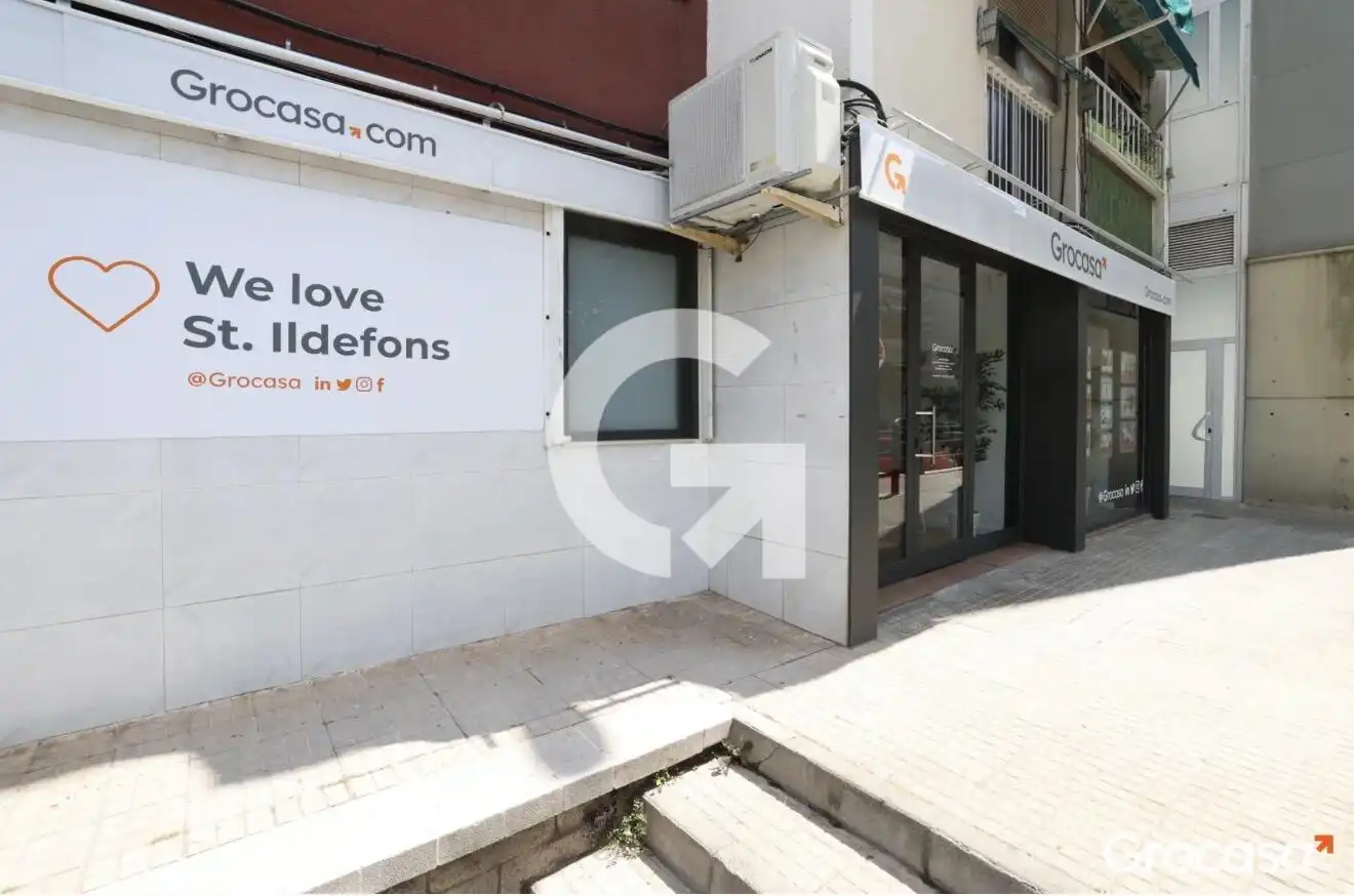 Flat for sale in Cornellà de Llobregat  with Air Conditioner