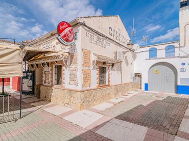 Local comercial en venda a Calle de Ángel Ganivet 12