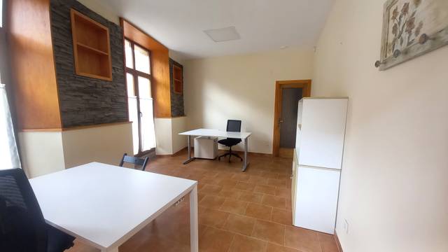 Oficina en Alquiler en Calle Peligros en La Pola Siero