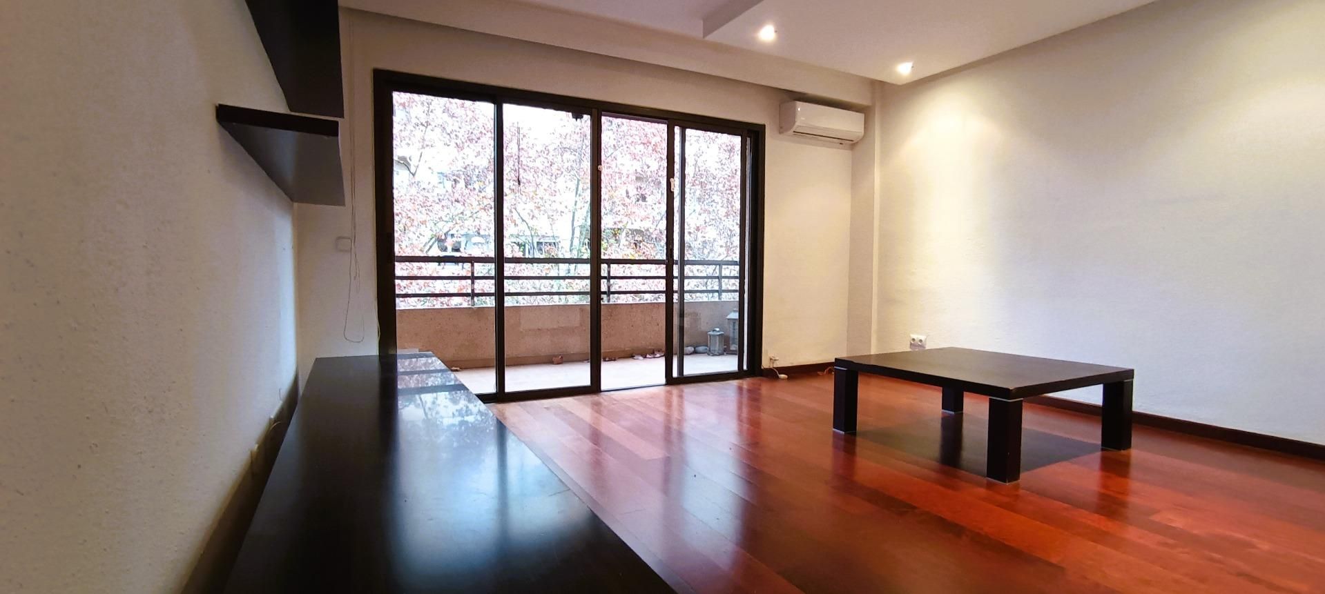 Sala d'estar de Pis de lloguer en  Palma de Mallorca amb Parquet, Terrassa i Balcó