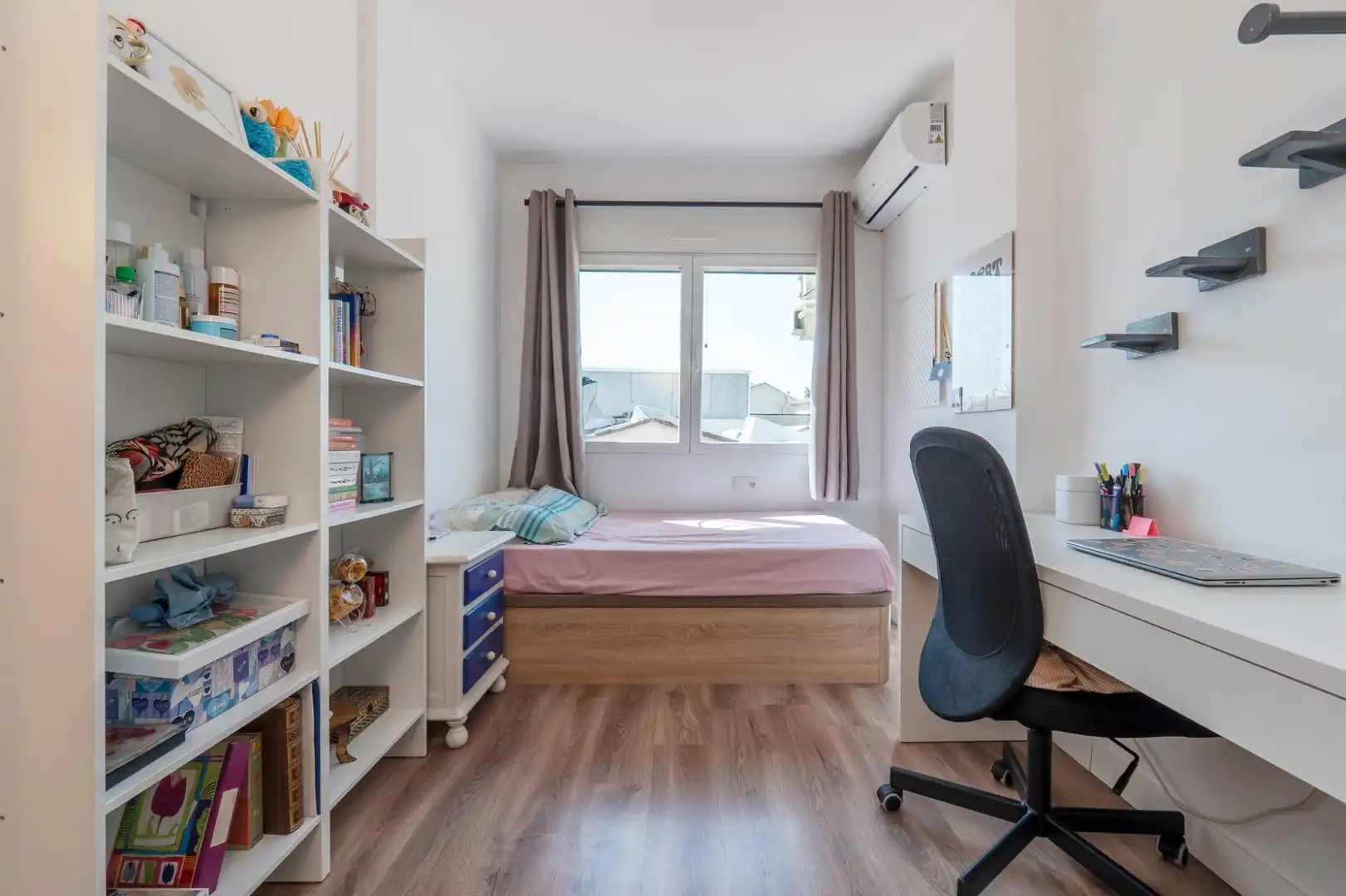 Dormitori de Pis en venda en Churriana de la Vega amb Aire condicionat, Calefacció i Terrassa