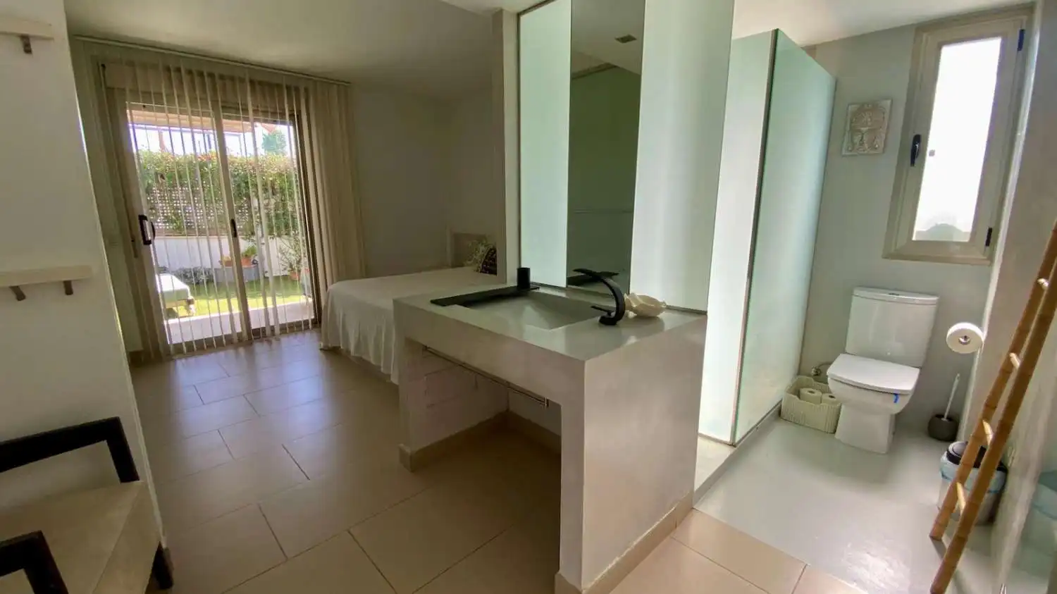Bathroom of Ground floor for sale in Eivissa  with Air Conditioner, Heating and Terrace