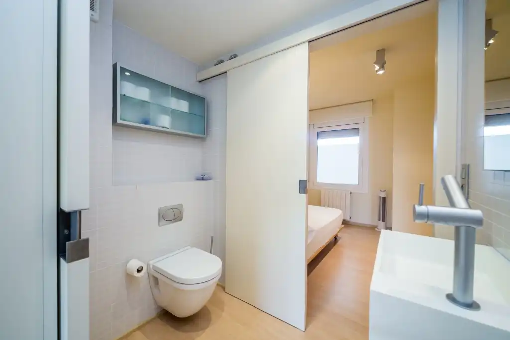 Badezimmer von Maisonette zum Verkauf in Calonge i Sant Antoni mit Klimaanlage, Heizung und Privatgarten