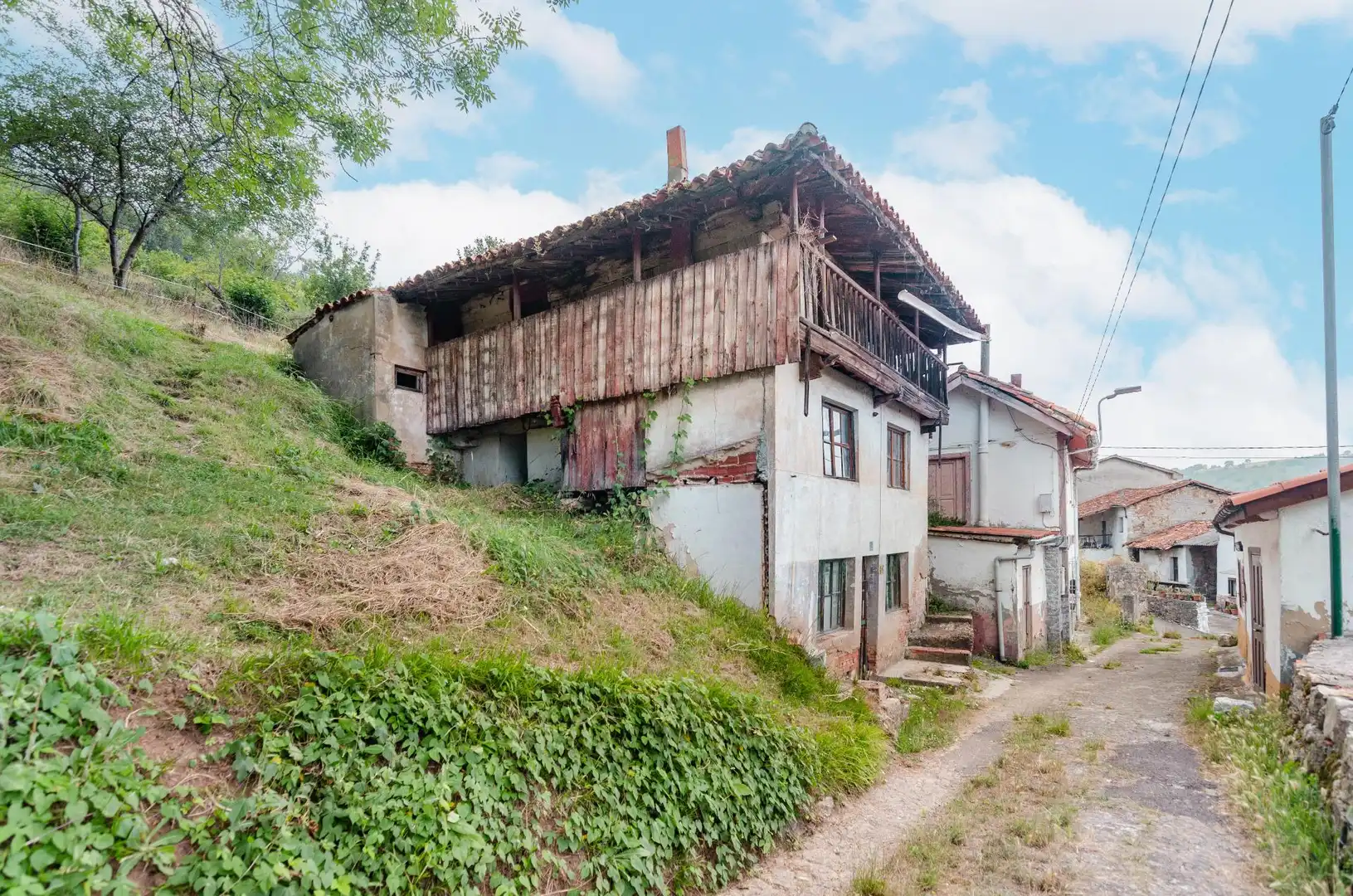 Außenansicht von Country house zum Verkauf in Oviedo 